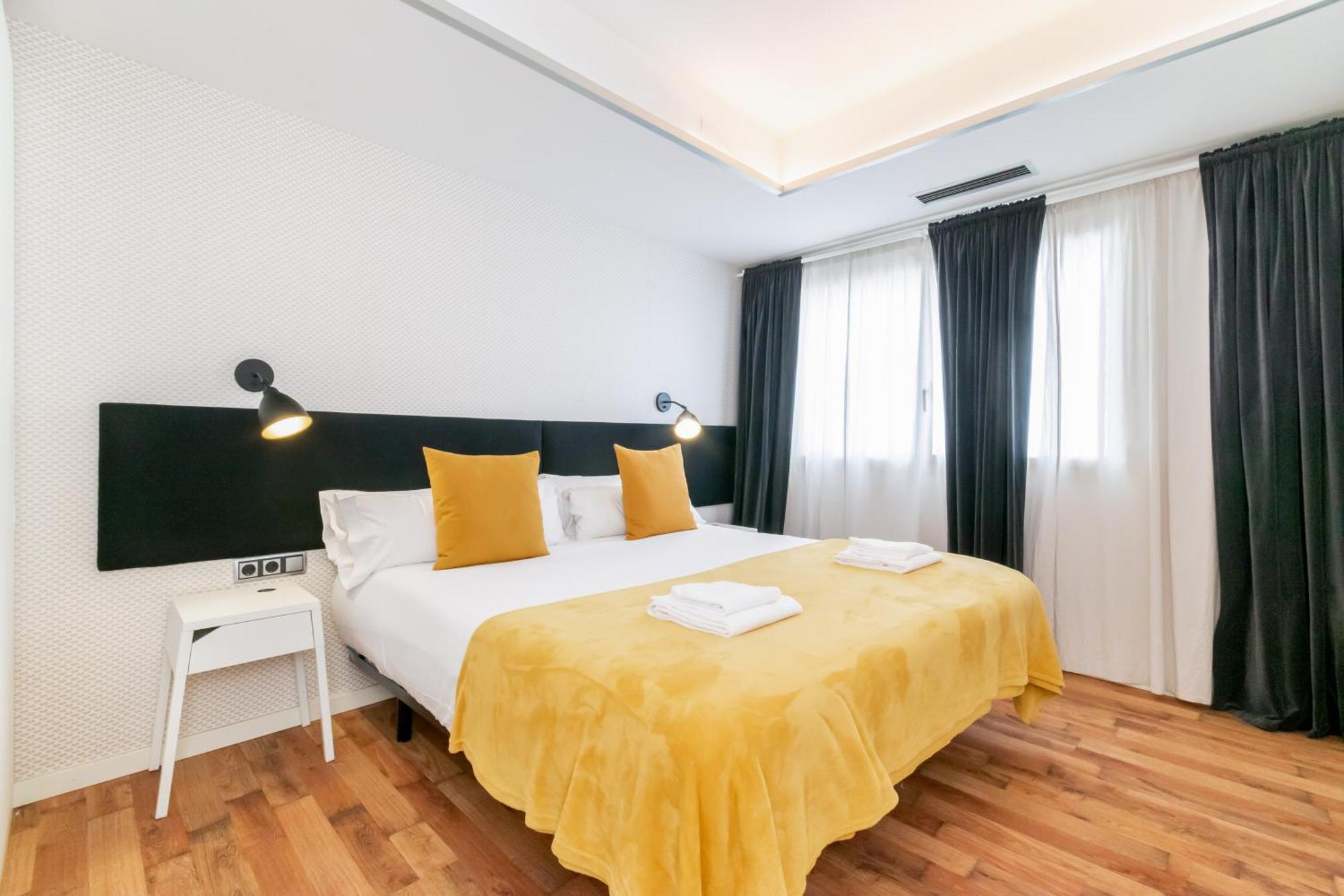 Unique Rentals - Placa Catalunya Central Apartments Барселона Екстериор снимка