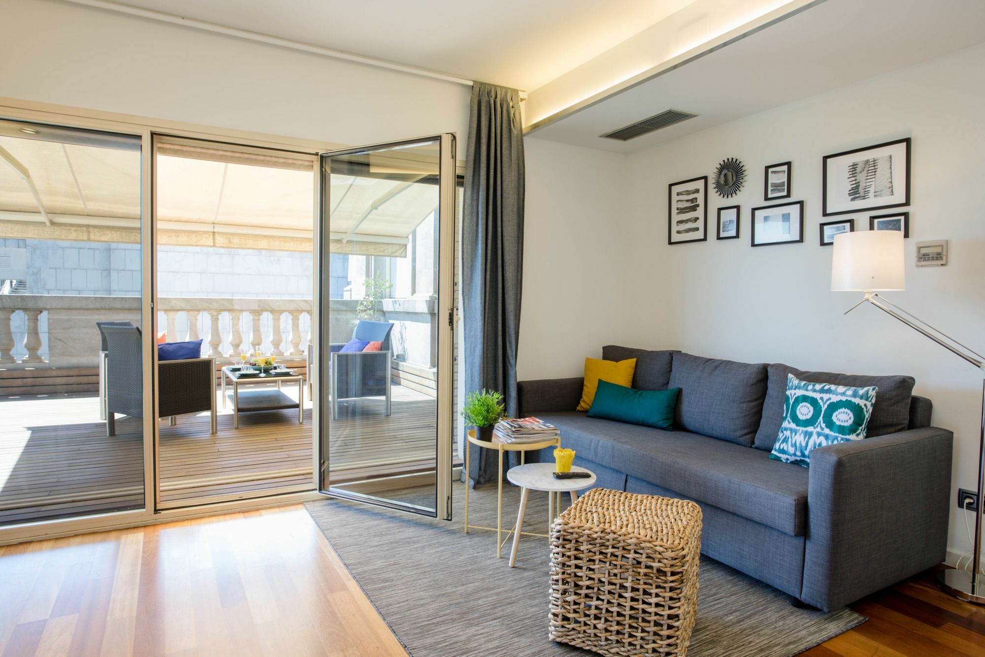 Unique Rentals - Placa Catalunya Central Apartments Барселона Екстериор снимка